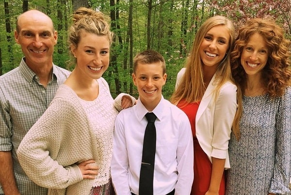 A picture of Anna Congdon with her family.
